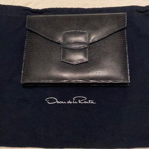 NWOT Oscar de la Renta dark navy leather clutch
